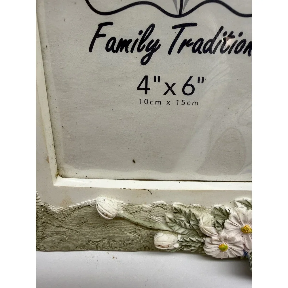 Family Traditions Floral Lace Photo Frame 4x6 Blue White Flowers Cottagecore